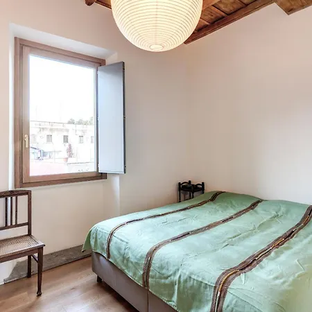 Trastevere Outstanding 4 Bedroom Terraced Apartment *