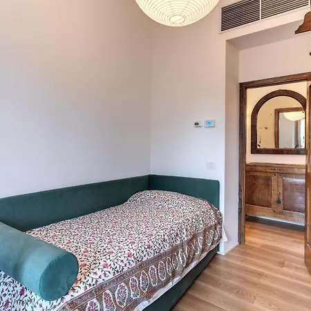 Apartment Trastevere Outstanding 4 Bedroom Terraced *
