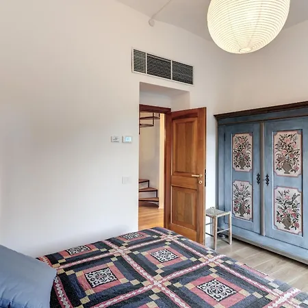 Trastevere Outstanding 4 Bedroom Terraced *