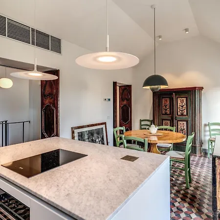 Trastevere Outstanding 4 Bedroom Terraced *