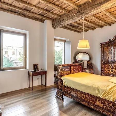 Trastevere Outstanding 4 Bedroom Terraced Apartment Rom
