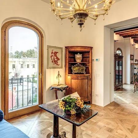 Trastevere Outstanding 4 Bedroom Terraced Apartment Rom